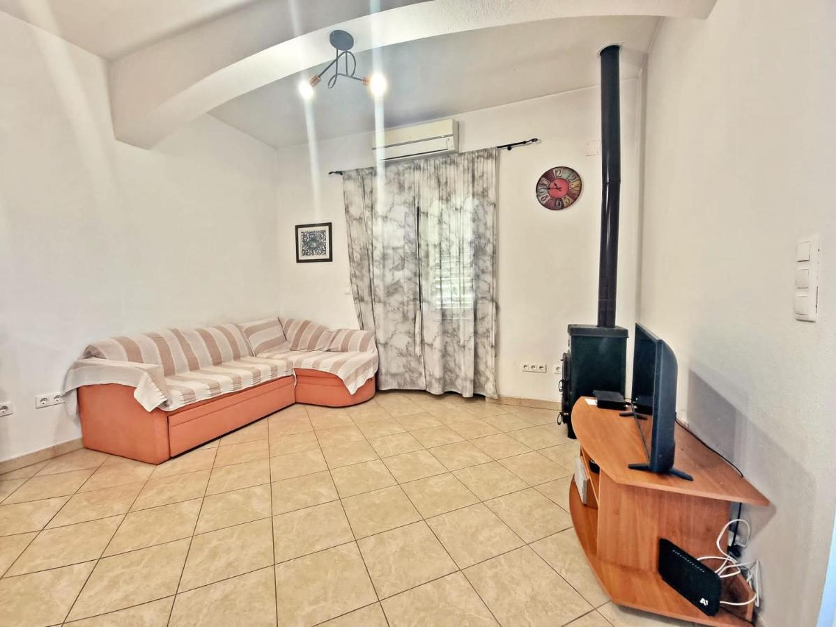 Apartman Irena With Terase End Private Parking Donji Okrug  Eksteriør bilde
